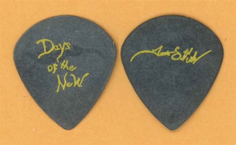 Days of the New Travis Meeks Vintage Guitar Pick - 1999 Green Tour