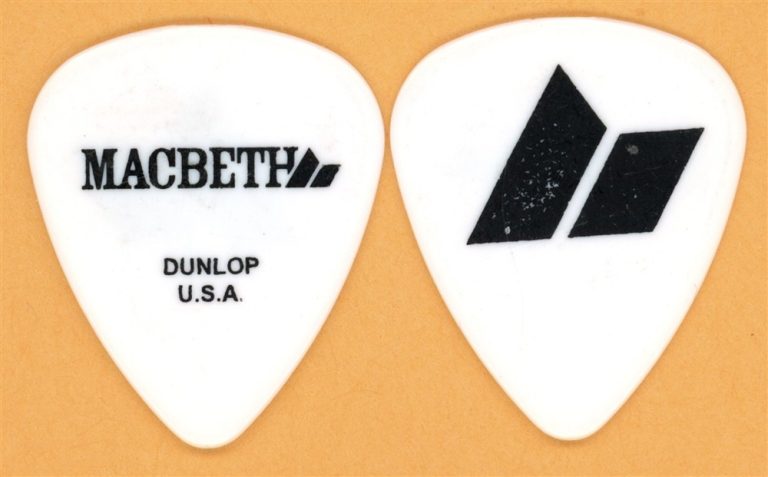 Angels & Airwaves Tom DeLonge Blink 182 Macbeth Vintage Tour Guitar Pick