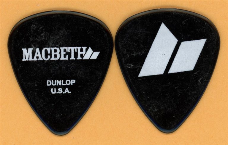 Angels & Airwaves Tom DeLonge Blink 182 Macbeth Vintage Tour Guitar Pick