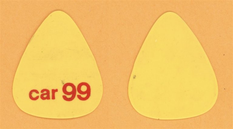 Car 99 Vintage Tour Guitar Pick
