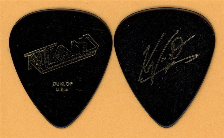 Kat Von D Vintage High Votlage Tour Guitar Pick