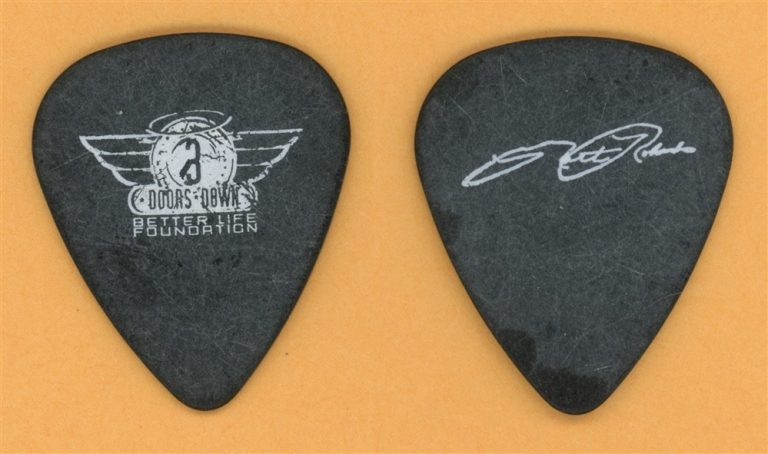 3 DOORS DOWN VINTAGE GUITAR PICK – 2005 SEVENTEEN DAYS TOUR COLLECTIBLE MEMORABILIA