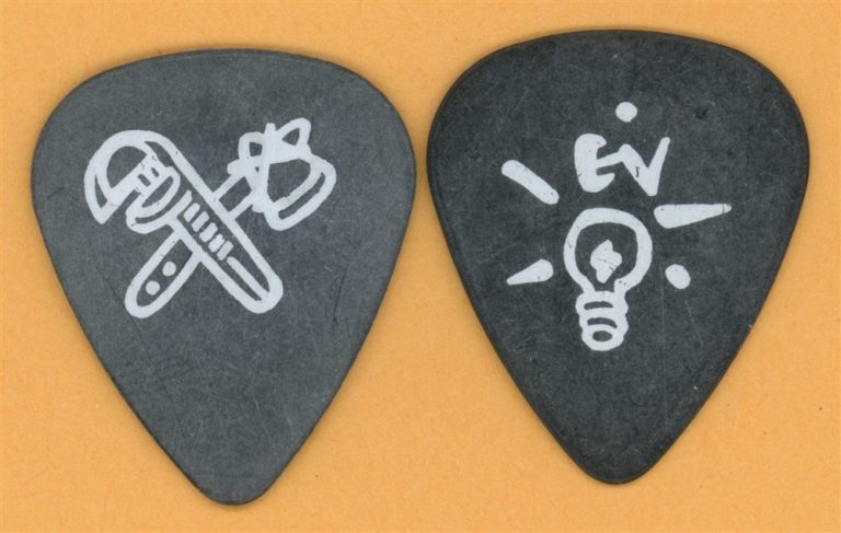 Pearl Jam Eddie Vedder Vintage Guitar Pick - 1996 No Code Tour