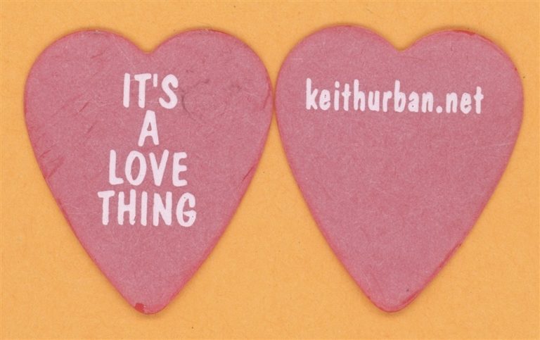 Keith Urban Keith Urban Vintage Guitar Pick - 1999 It's a Love Thing Tour