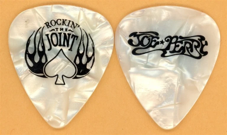 Aerosmith Joe Perry Vintage Guitar Pick - 2006 Rockin the Joint Tour