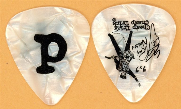 CHEAP TRICK RICK NIELSEN LETTER “P” VINTAGE GUITAR PICK – 2004 TOUR COLLECTIBLE MEMORABILIA
