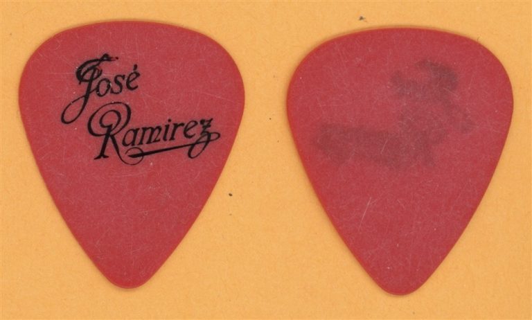 Jose Ramirez Vintage Tour Guitar Pick