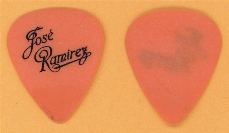 Jose Ramirez Vintage Tour Guitar Pick