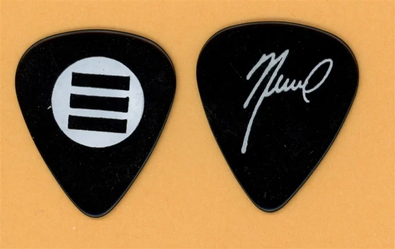 Extreme Nuno Bettencourt Vintage Guitar Pick - 1992 III Sides 2 Every Story Tour