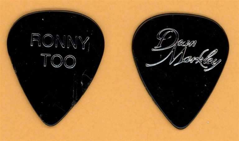 Max Havoc Ronny Too Vintage Tour Guitar Pick
