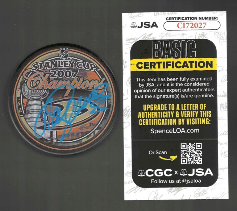 Teemu Selanne Signed Anaheim Ducks 2007 Stanley Cup Champions Puck JSA COA