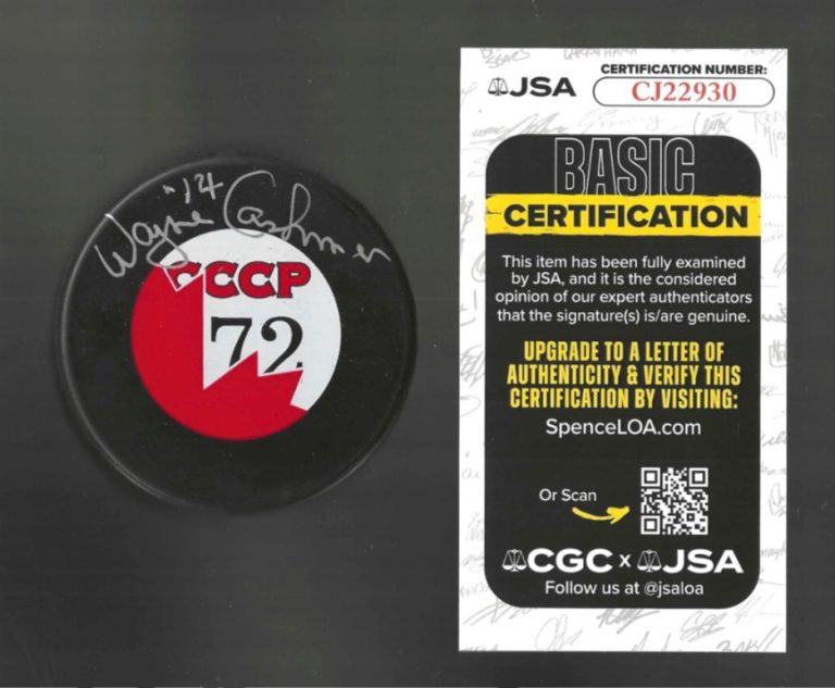 Wayne Cashman Signed Team Canada 1972 Summit Series Puck Bruins JSA COA