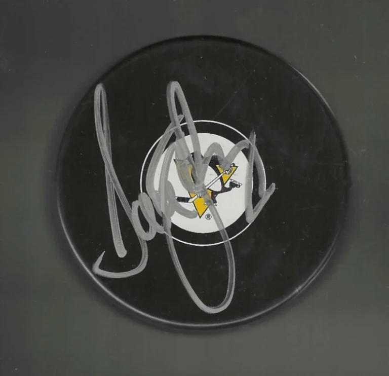 Scott Young Signed Pittsburgh Penguins Puck