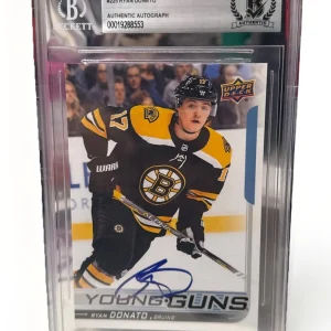 Ryan Donato signed 2018-19 Boston Bruins Upper Deck Jumbo Young Gun Card Beckett