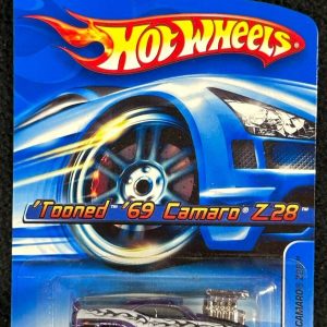 Hot Wheels 2006 Purple 'Tooned '69 Camaro Z28 Collector #124