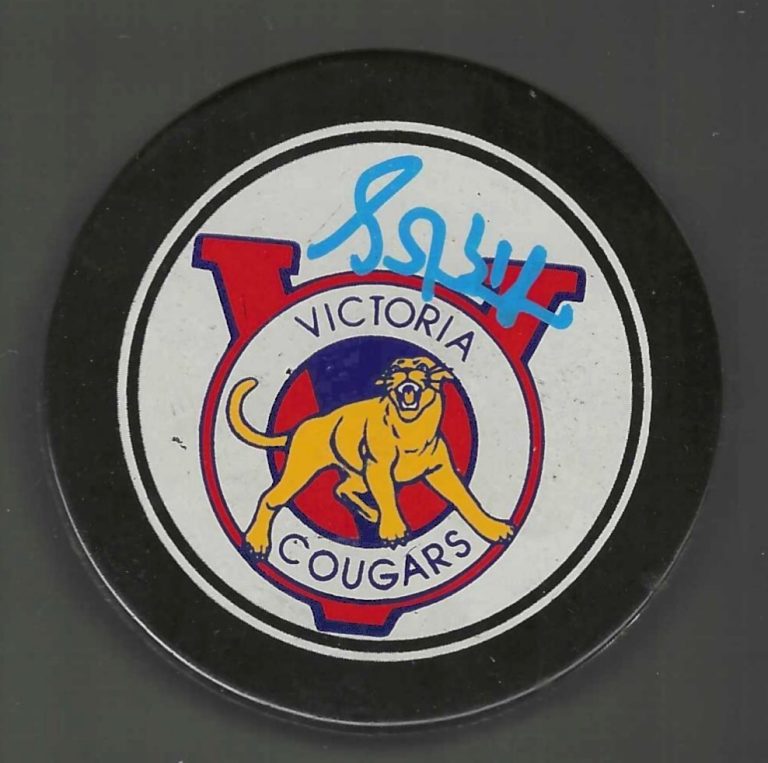 Grant Fuhr Signed Victoria Cougars Vintage In Glas Co Puck Edmonton Oilers     m