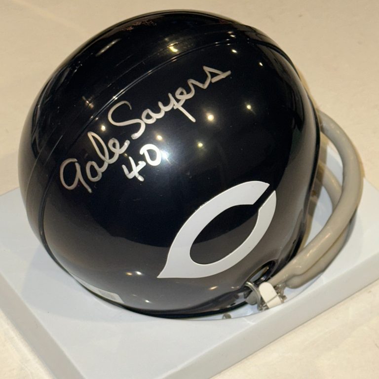 GALE SAYERS Signed BEARS Throwback VSR4 Mini-helmet Beckett (BAS) w/ 40 Insc