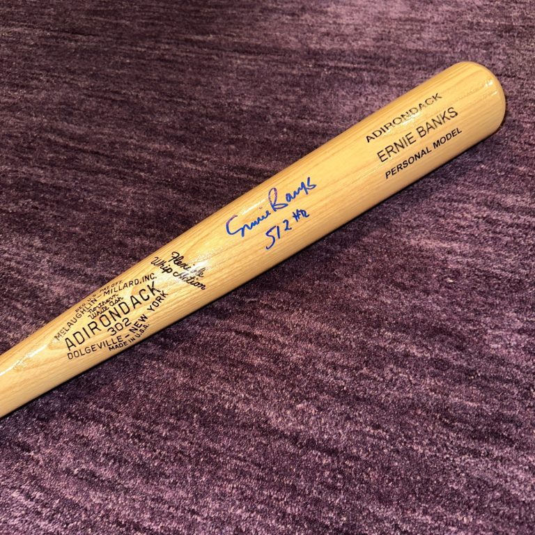 ERNIE BANKS (Chicago Cubs) Signed BAT Beckett (BAS) with 512 HR Inscription