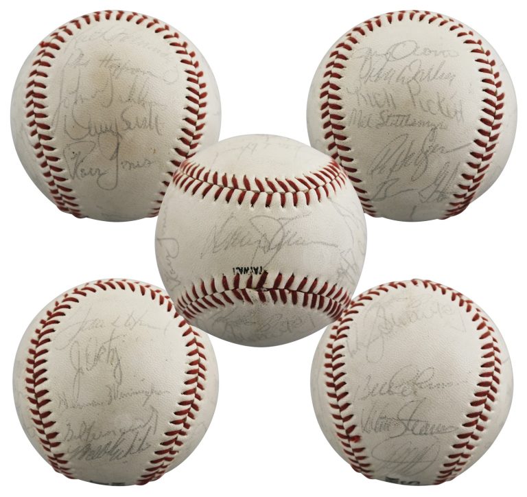 1984 Mets (22) Hernandez, Darling, Strawberry +19 Signed Baseball BAS #AE64194