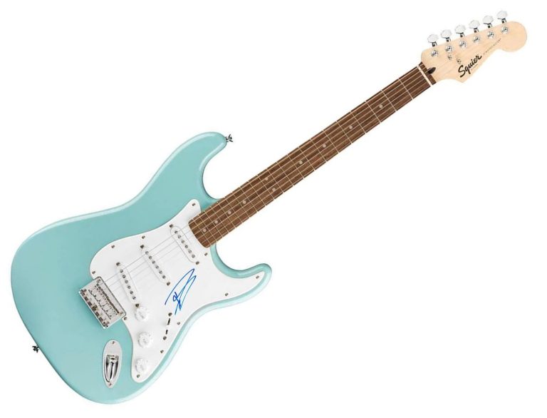 Dave Grohl Signed Lake Placid Blue Fender Stratocaster Guitar