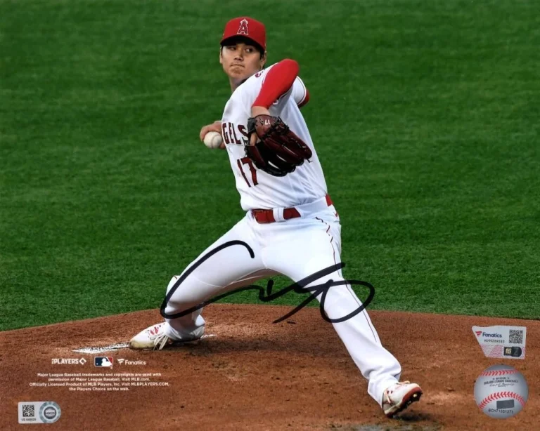 Shohei Ohtani Signed Autograph 8x10 Photo - Los Angeles MLB & Fanatics COA
