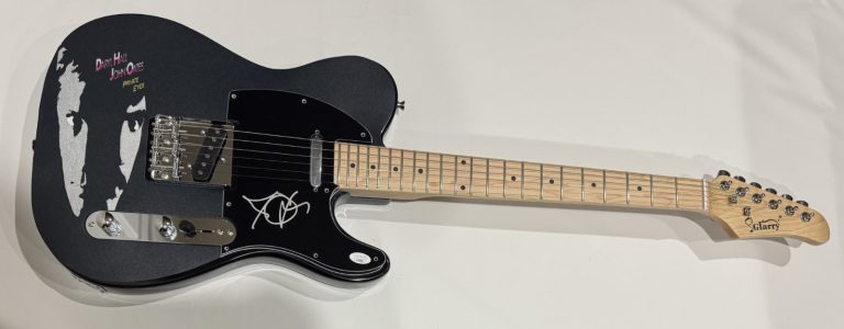JOHN OATES SIGNED CUSTOM PRIVATE EYES ELECTRIC GUITAR HALL & OATES JSA COA