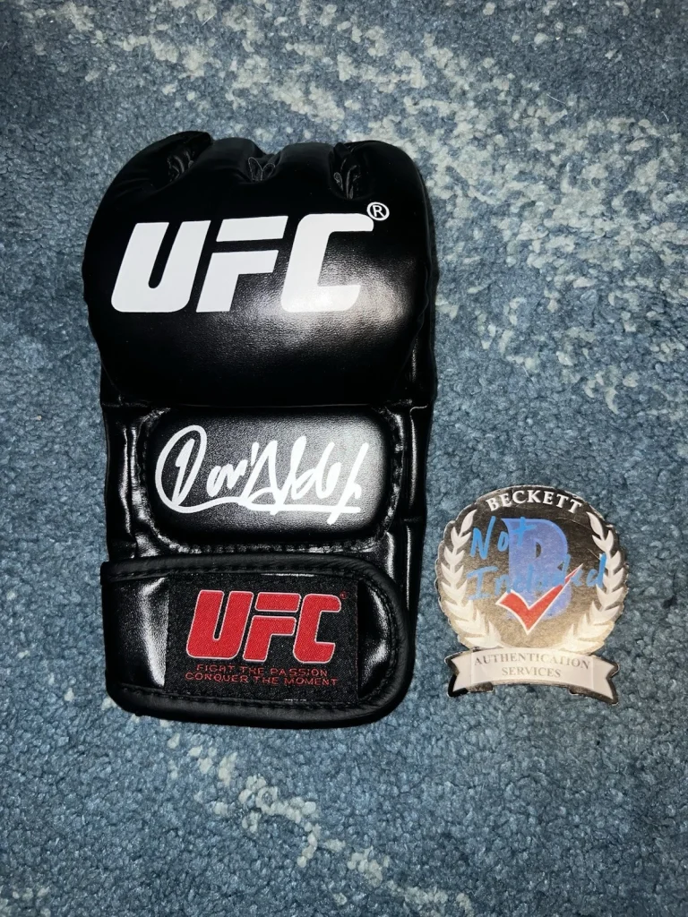 Jose Aldo Signed UFC Glove UFC Champ Legend Feather Bantamweight Beckett #1