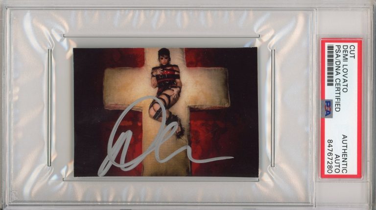 DEMI LOVATO ALBUM CROSS SIGNED AUTOGRAPHED PICTURE PHOTO PSA DNA COA CERTIFIED