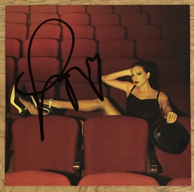 Taylor Swift The Life Of A Showgirl SIGNED LONG SIGNATURE Photo Art Card & CD 4