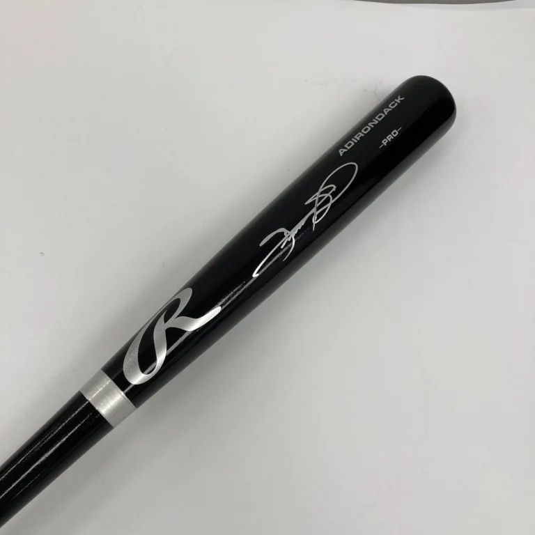 Sammy Sosa Signed Rawlings Baseball Bat Beckett Certified