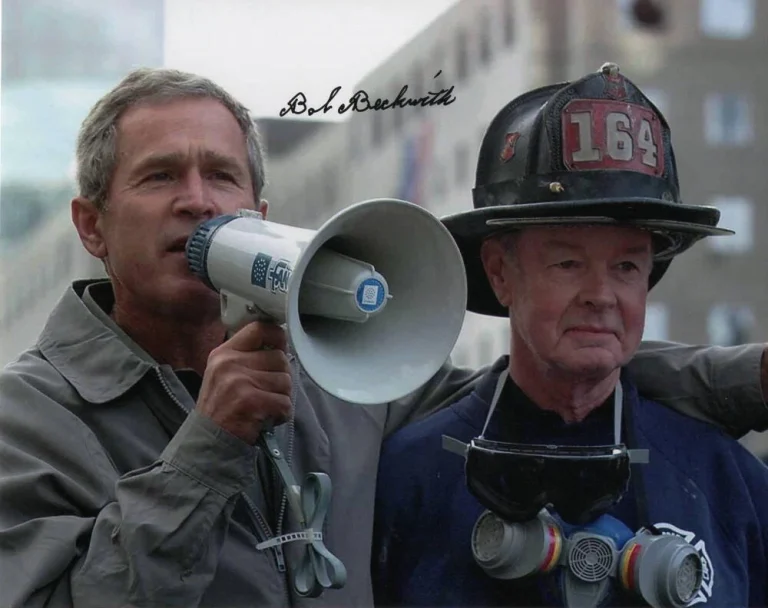 BOB BECKWITH SIGNED AUTOGRAPH 8X10 PHOTO - ICONIC IMAGE PRESIDENT GEORGE W BUSH
