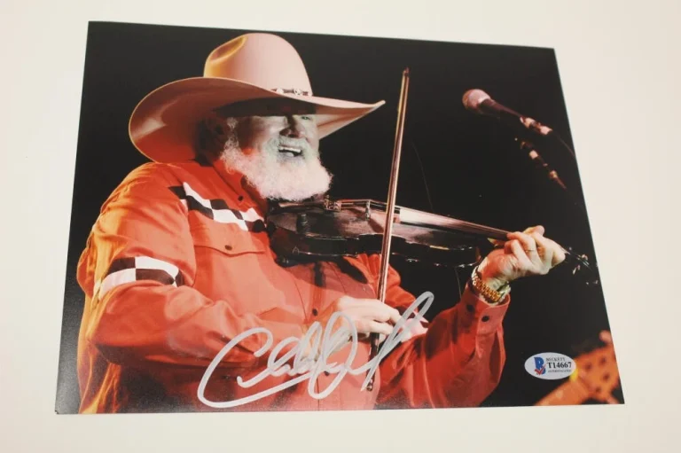 CHARLIE DANIELS SIGNED AUTOGRAPH 8X10 PHOTO - SOUTHERN ROCK, FOLK LEGEND BECKETT
