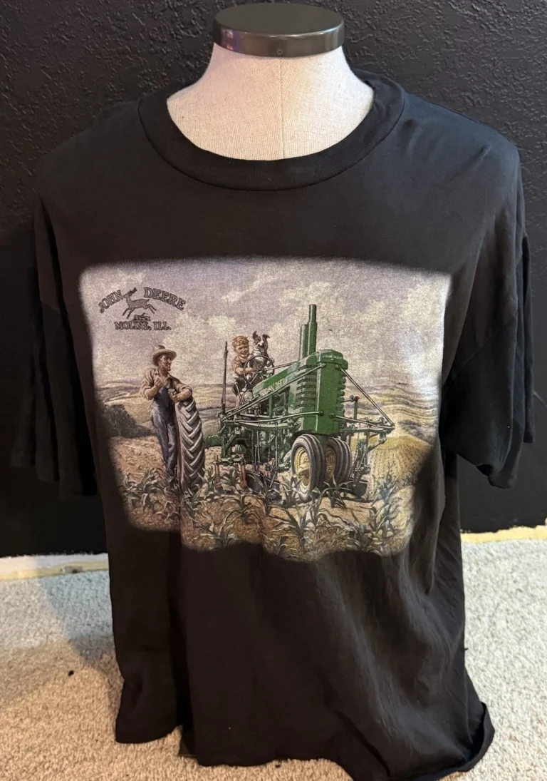 VTG John Deere Size Lg Single Stitch Hanes Beefy T-Shirt Moline ILL Black Shirt