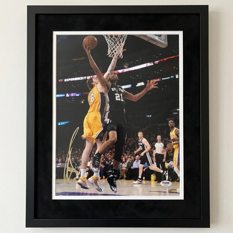 Tim Duncan San Antonio Spurs Signed Basketball 11x14 Custom Framed Photo PSA