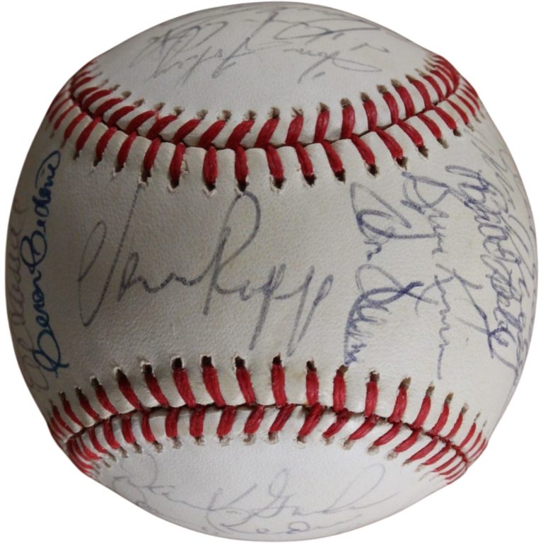 Cincinnati Reds 1984 Team Perez Parker +25 Sigs Signed NL Baseball Beckett 56277