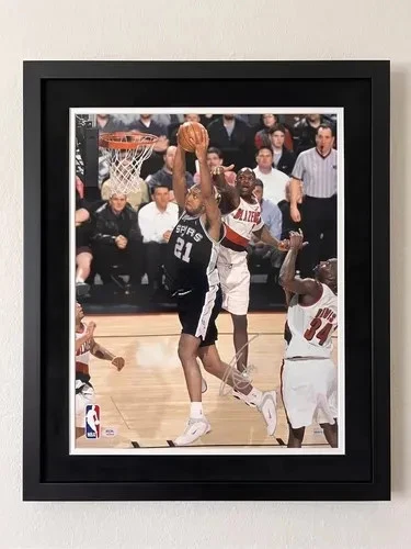 Tim Duncan San Antonio Spurs Signed Basketball 16x20 Custom Framed Photo PSA