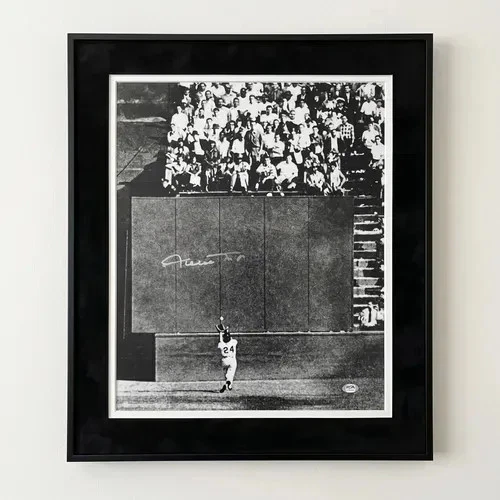 Willie Mays San Francisco Giants Signed 16x20 Custom Framed Photo PSA