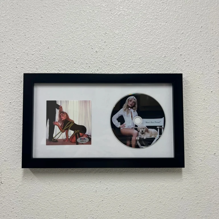 Sabrina Carpenter Signed CD Insert Frame PSA Autographed Man's Best Friend