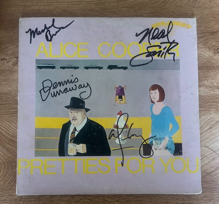 * ALICE COOPER BAND * signed vinyl album * PRETTIES FOR YOU * COA *
