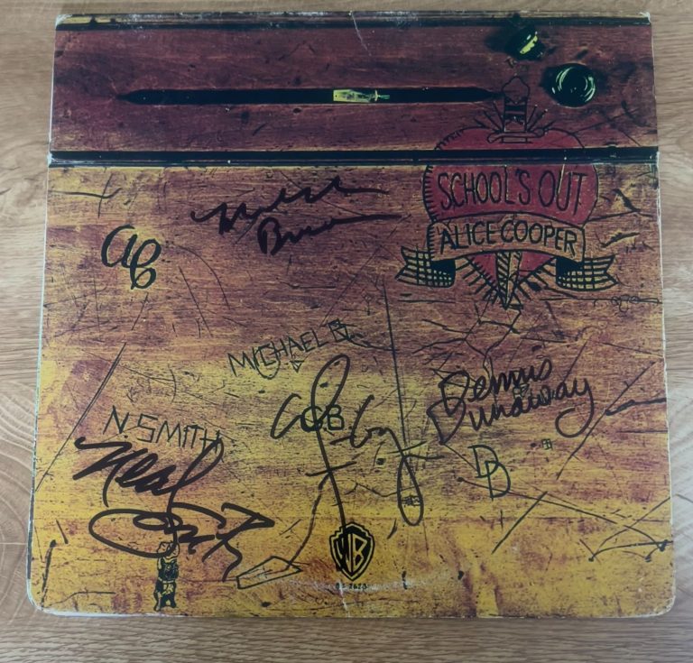 * ALICE COOPER BAND * signed vinyl album * SCHOOL'S OUT * COA *