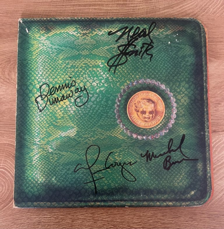 * ALICE COOPER BAND * signed vinyl album * BILLION DOLLAR BABIES * COA *