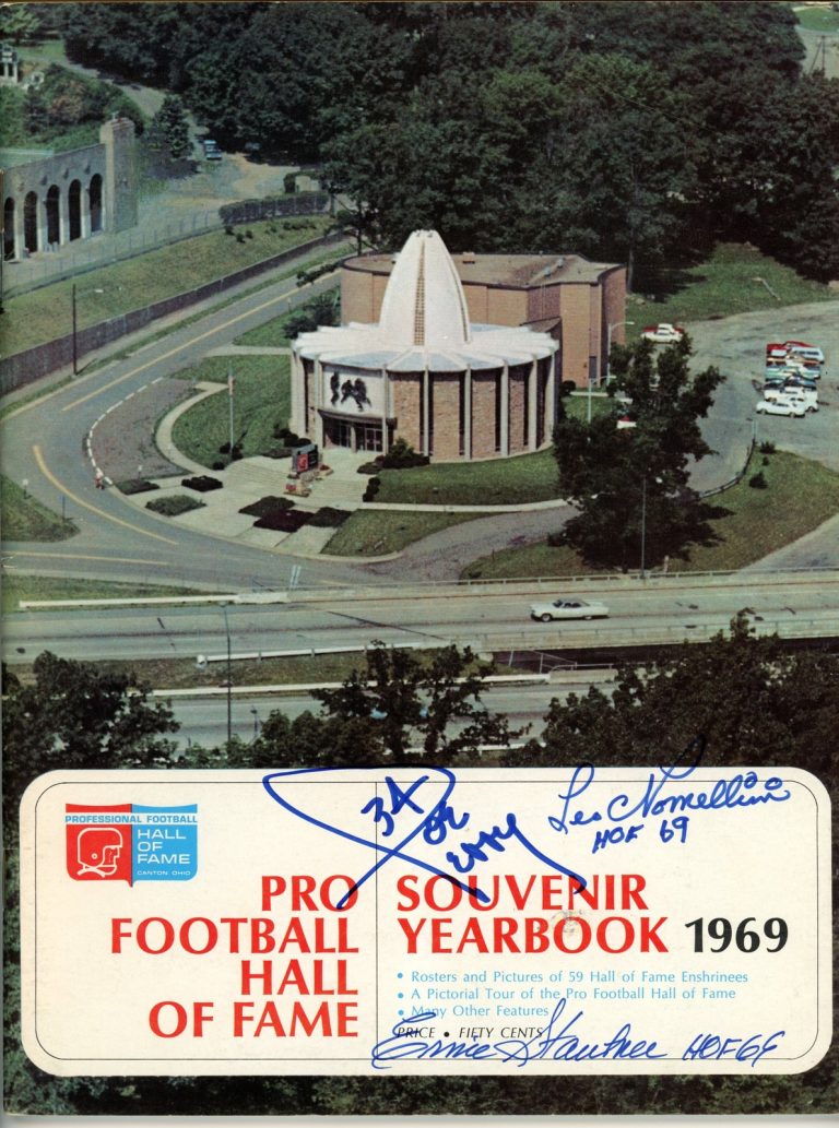 Ernie Stautner Joe Perry Leo Nomellini Signed Hall of Fame 69 Yearbook JSA 55098