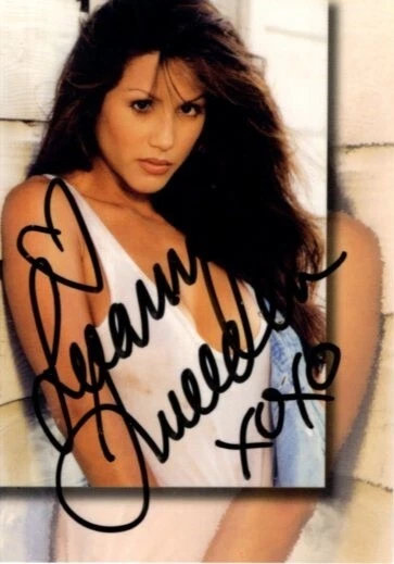 LEEANN TWEEDEN Signed Trading Card Photo w/ Hologram COA