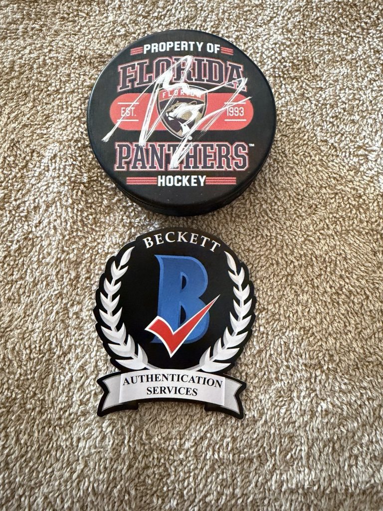 Anton Lundell Signed Official Florida Panthers Hockey Puck Star Beckett #3