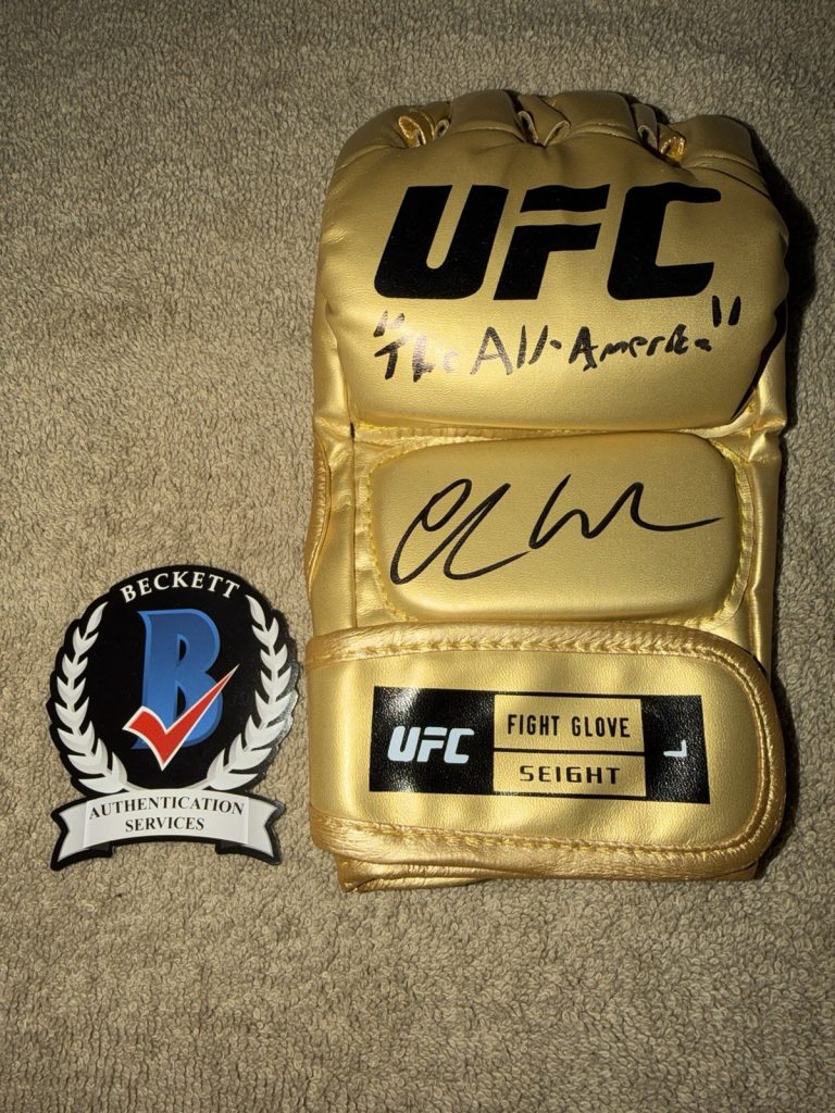 Chris Weidman Signed UFC Glove UFC Champ Superstar Legend Beckett