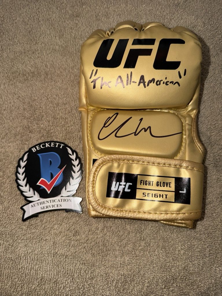 Chris Weidman Signed UFC Glove UFC Champ Superstar Legend Beckett #2