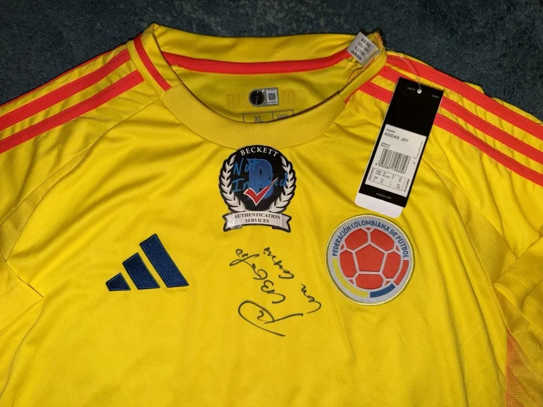 Pibe Carlos Valderrama Signed Columbia Soccer Jersey Legendary Star Beckett #2