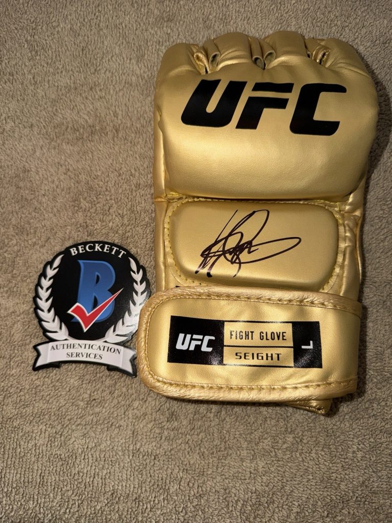 Kelvin Gastelum Signed UFC Glove UFC Future Champ Superstar Legend Beckett #2
