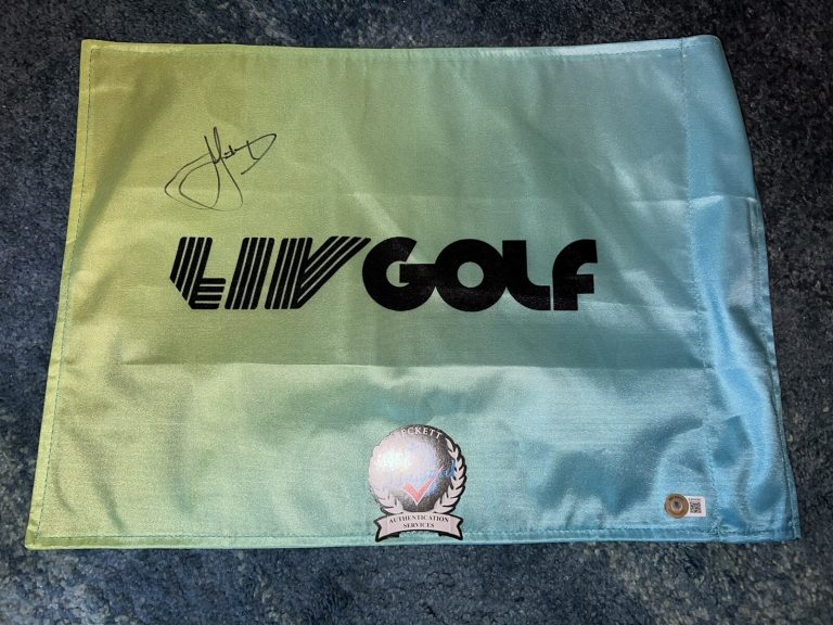 Cameron “Cam” Smith Signed Official LIV Golf Flag LIV Star Punch GC Beckett #2