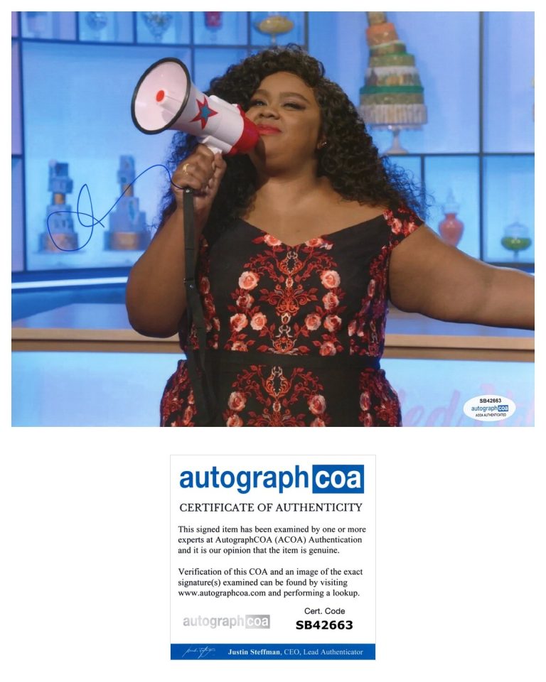 COMEDIAN ACTRESS NICOLE BYER SIGNED PHOTO ACOA CERTIFIED WIPEOUT CENA NAILED IT